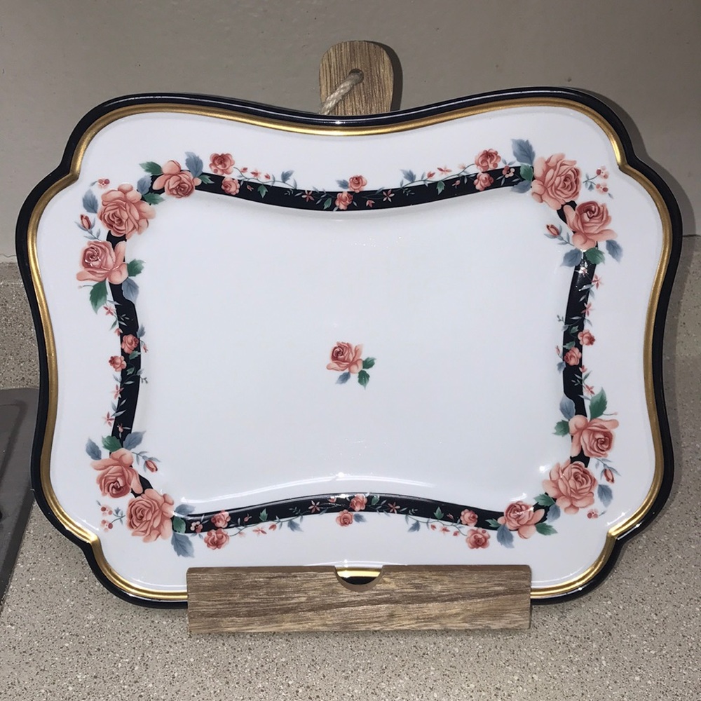 Gear Arita Victoria’s Garden Large Serving Platter